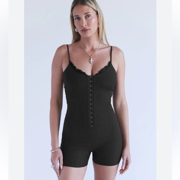 Frankie’s Bikinis X Sydney Sweeney Annabella Pointelle Romper Small New With Tag - Picture 2 of 13